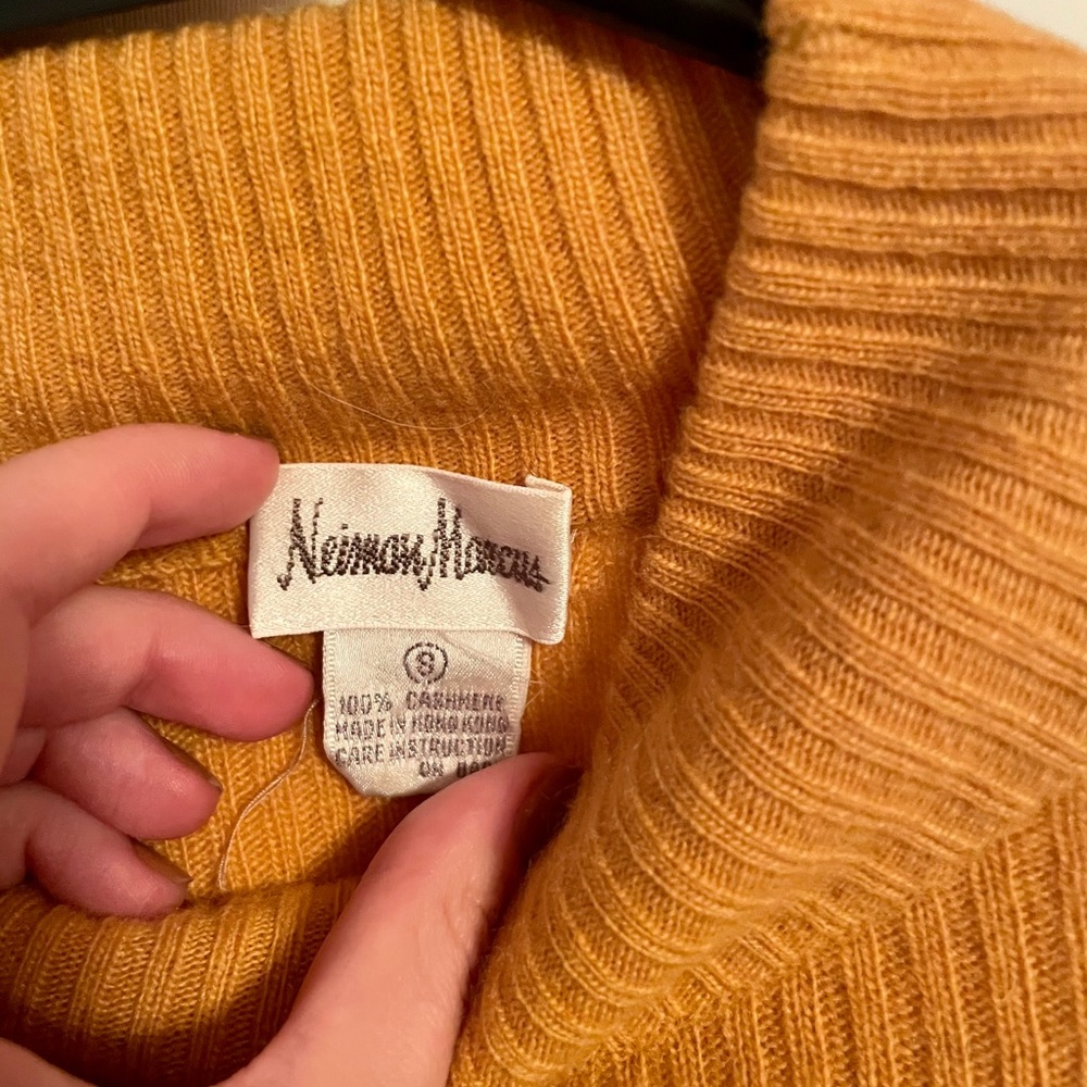 Neiman Marcus yellow cashmere sweater - size small